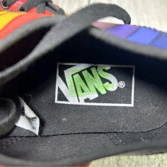 Vans Authentic Refract Rainbow Sunset Stripes Lace Up Sneaker Women’s Size 7 - Picture 10 of 10